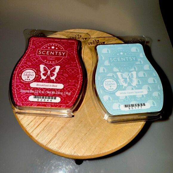 SCENTSY WAX WARMER BARS [BREAKFAST IN BED AND WIDE OPEN SPACES] - Picture 1 of 4